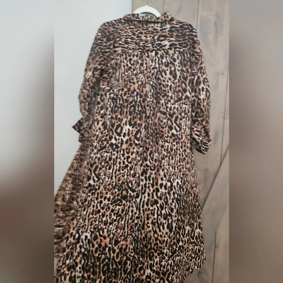 Truly 4 You Leopard print button down shirt dress. Size medium NWT - Picture 5 of 12